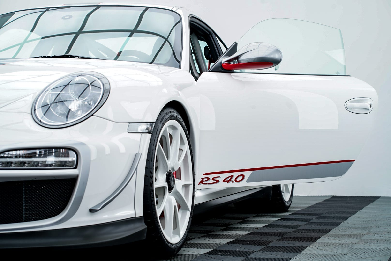 e551aef9-72d2-45c7-8ca0-a527d4ad7994